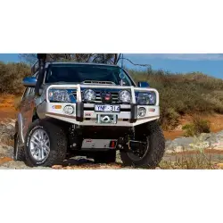 Offroad-Superstore Pare chocs Winch Bar après 2011 sans élarg