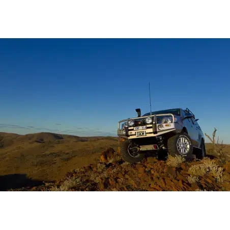 Offroad-Superstore Pare chocs Winch Bar après 2011 sans élarg