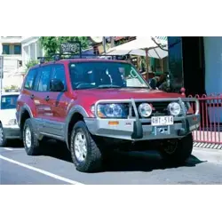 Offroad-Superstore Pare chocs Winch Bar Pajero III DID avant 