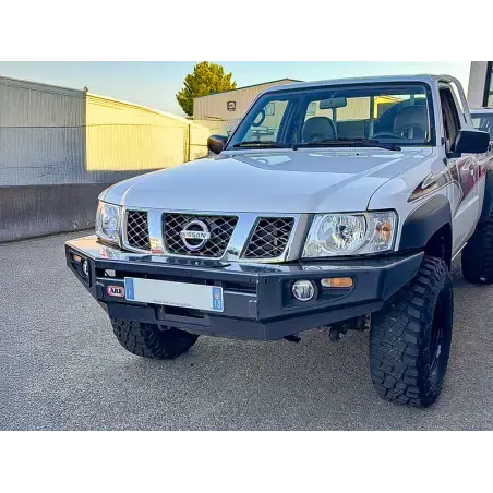 Offroad-SuperstorePare chocs avant acier ARB Sahara Bar pour 