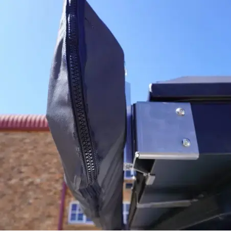 Ala di struzzo Big Country - Lato sinistro - Grigio-nero