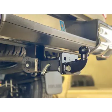 Dirty Roamer Attelage carré 2" homologué Toyota Hilux Revo N4