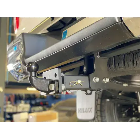 Dirty Roamer Attelage carré 2" homologué Toyota Hilux Revo N4