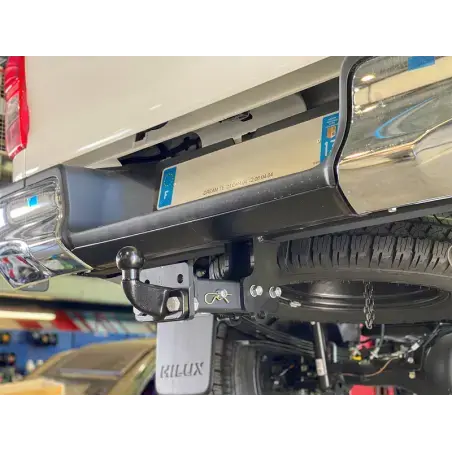 Dirty Roamer Attelage carré 2" homologué Toyota Hilux Revo N4