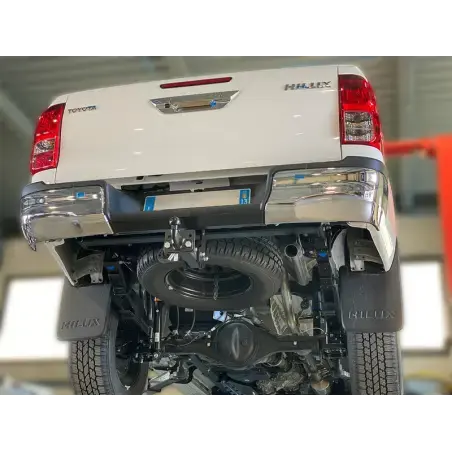 Dirty Roamer Attelage carré 2" homologué Toyota Hilux Revo N4