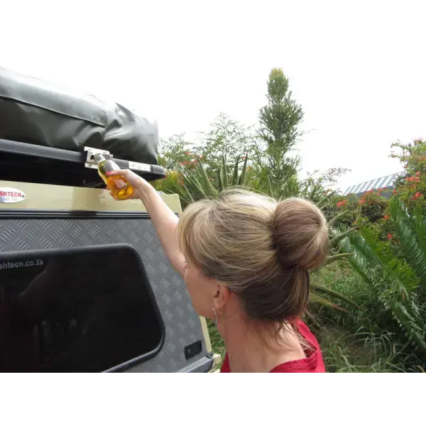 Achetez Eezi-awn K9 Bottle Openerau meilleur prix sur Offroad