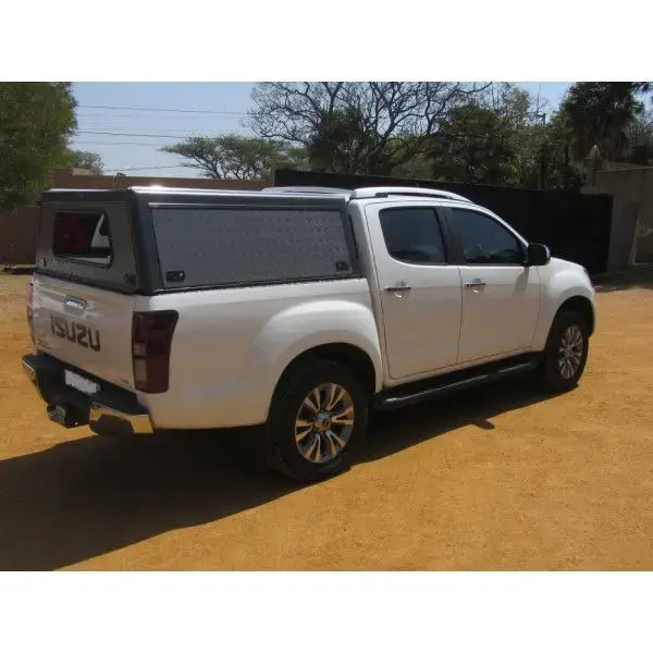 Bushtech Canopy Isuzu D-Max (2012-2020)-Extra Cab-Smooth aluminium-Geïsoleerd-With LED light