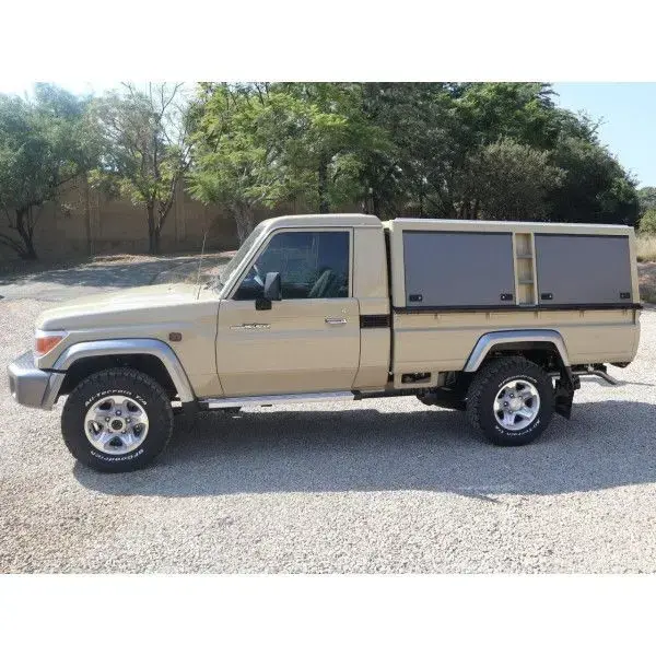 Bushtech Canopy Toyota Land Cruiser 79-Single Cab-Aluminium treadplate-Not insulated-With LED light