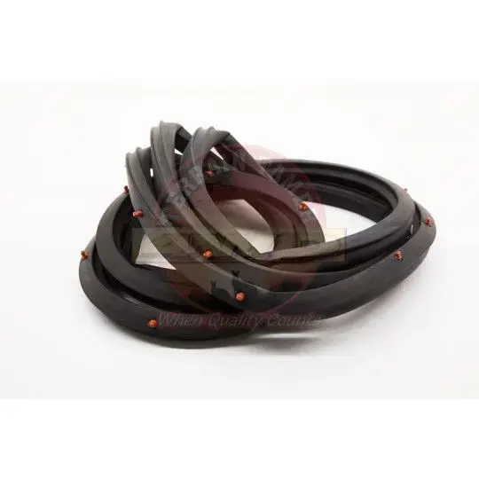 DOOR SEAL FRONT R/H WILL NOT SUIT TROOP CARRIER