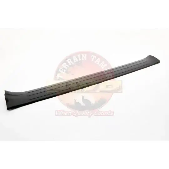 PLATE FRONT DOOR SCUFF L/H GREY TRIM