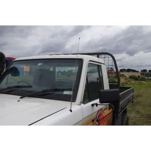 ANTENNA SUITS SNORKEL FITTED ON DRIVERS SIDE