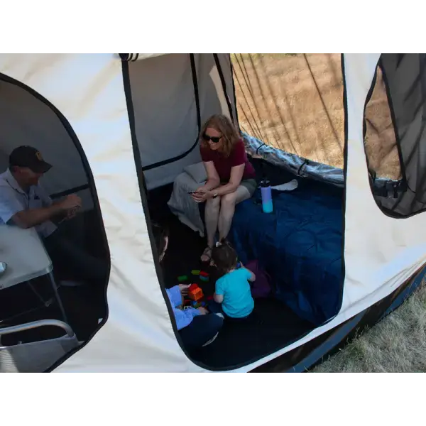 Offroad-Superstore.itStore avec espace de vie James Baroud Fa