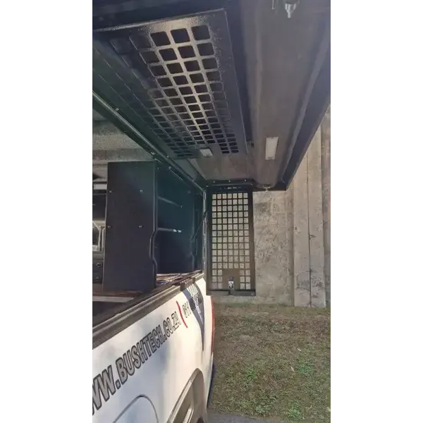 Achetez Bushtech Bush Cabin Drop Down Molle Panels Side Door 