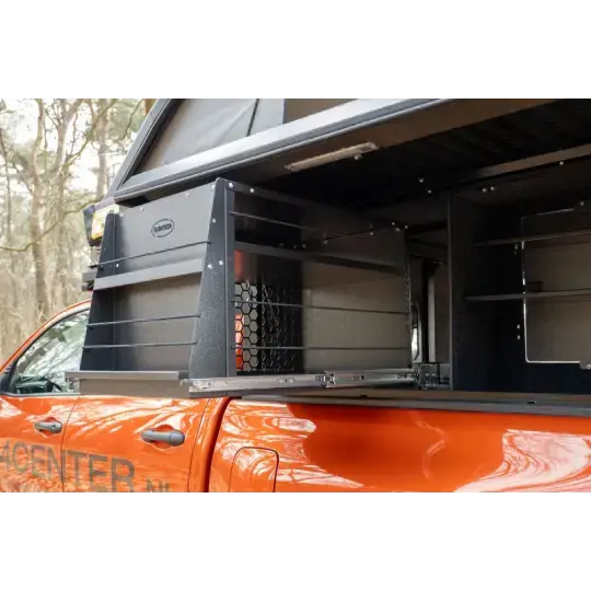 Achetez Bushtech Cupboard - Carpeted au meilleur prix sur Off