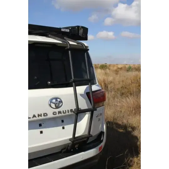 Achetez Eezi-awn K9 Ladder Toyota Land Cruiser 300 au meilleu