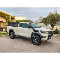 Dirty Roamer Snorkel Safari Toyota Hilux Revo D4-D