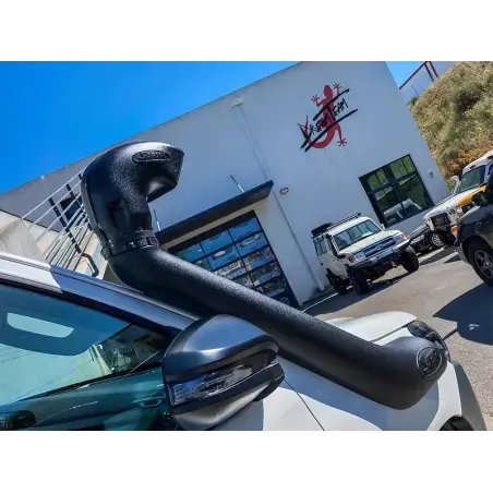 Dirty Roamer Snorkel Safari Toyota Hilux Revo D4-D - ailes ét