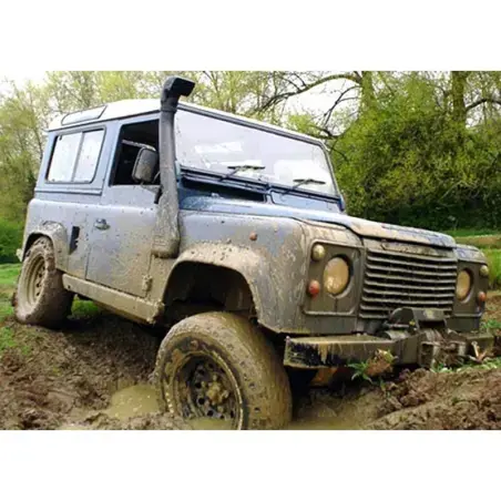 Dirty Roamer Snorkel Safari Land Rover Defender V8
